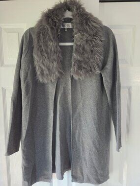 Kasper thigh length sweater with faux fur collar